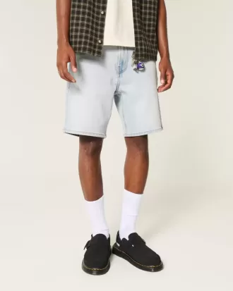 Pantaloncini di jeans larghi sopra il ginocchio