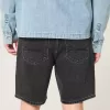 Pantaloncini di jeans larghi sopra il ginocchio