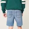Pantaloncini di jeans larghi sopra il ginocchio
