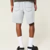 Pantaloncini di jeans larghi sopra il ginocchio