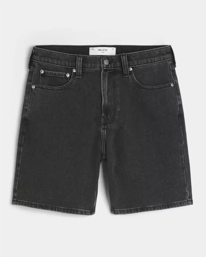 Pantaloncini di jeans larghi sopra il ginocchio