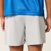 Pantaloncini ibridi attivi a metà coscia
