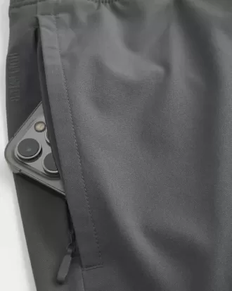 Pantaloncini ibridi attivi a metà coscia