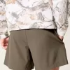 Pantaloncini ibridi attivi a metà coscia