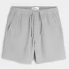 Pantaloncini in cotone stropicciato sopra il ginocchio