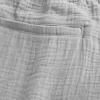 Pantaloncini in cotone stropicciato sopra il ginocchio