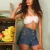 Pantaloncini in denim a trapezio con ricamo floreale e vita alta, lavaggio medio Pantaloncini in denim a trapezio con ricamo floreale e vita alta, lavaggio medio