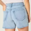 Pantaloncini in denim larghi a vita bassa con lavaggio medio, 5″ Pantaloncini in denim larghi a vita bassa con lavaggio medio, 5″