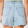 Pantaloncini in denim leggero e rilassato a vita alta Curvy da 5″ Pantaloncini in denim leggero e rilassato a vita alta Curvy da 5″