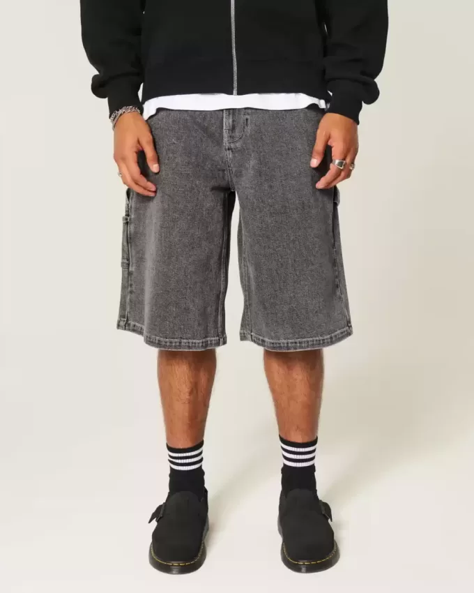 Pantaloncini in denim super larghi con grafica a fiamma