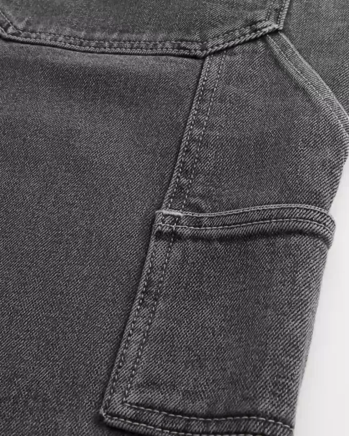 Pantaloncini in denim super larghi con grafica a fiamma