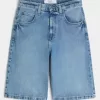 Pantaloncini in denim super larghi con grafica a teschio