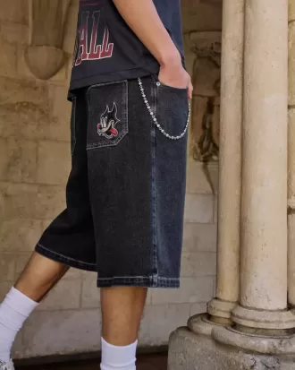 Pantaloncini in denim super larghi con grafica di gatti neri lavati