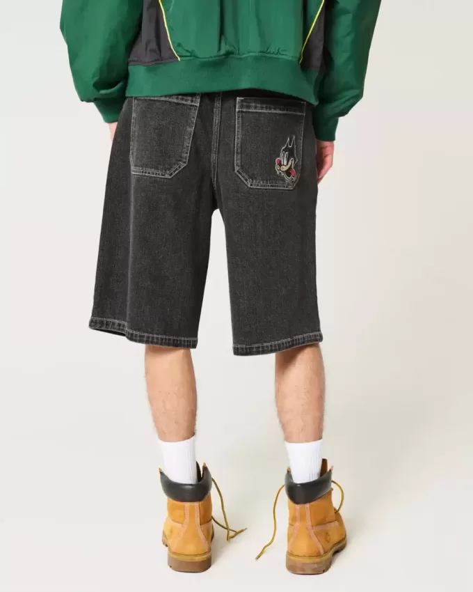 Pantaloncini in denim super larghi con grafica di gatti neri lavati