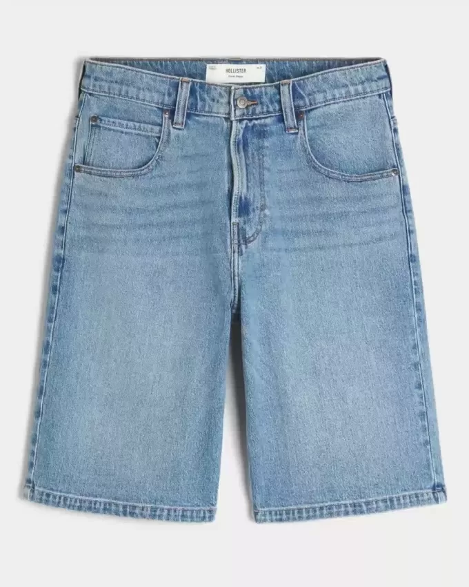 Pantaloncini in denim super larghi con lavaggio medio sotto il ginocchio
