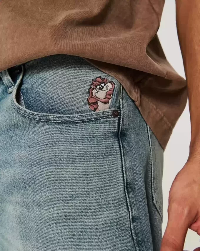 Pantaloncini in denim super larghi Taz Graphic Medium Wash
