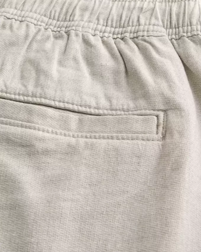 Pantaloncini in misto lino sopra il ginocchio