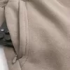 Pantaloncini in pile a metà coscia