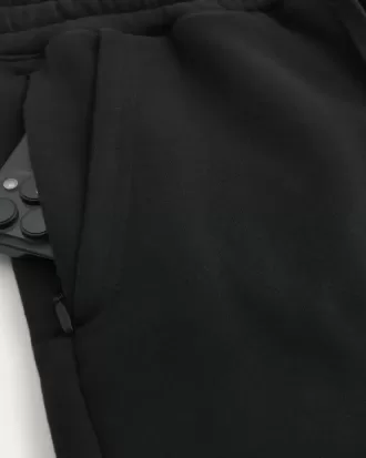 Pantaloncini in pile a metà coscia