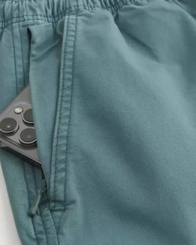 Pantaloncini in twill a metà coscia