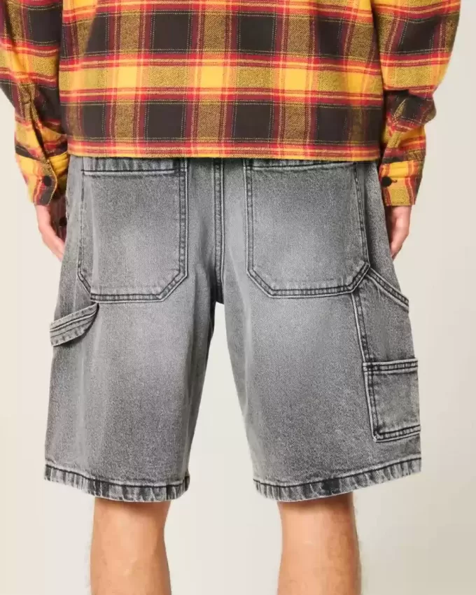 Pantaloncini larghi da pittore in denim nero lavato