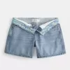 Pantaloncini larghi in denim a vita bassa con risvolto e lavaggio medio, 5″ Pantaloncini larghi in denim a vita bassa con risvolto e lavaggio medio, 5″