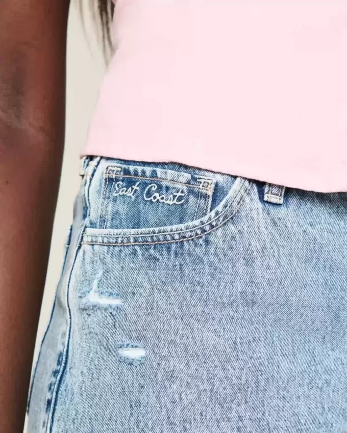 Pantaloncini larghi in denim con ricamo a conchiglia, lavaggio medio, a vita alta, 5″ Pantaloncini larghi in denim con ricamo a conchiglia, lavaggio medio, a vita alta, 5″