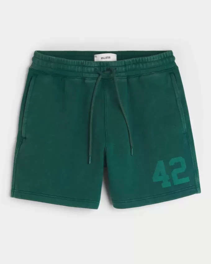 Pantaloncini larghi in pile con grafica a metà coscia