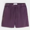 Pantaloncini larghi in pile sopra il ginocchio