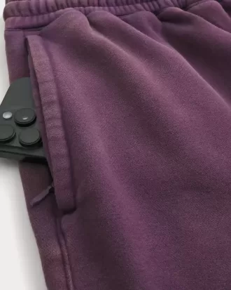 Pantaloncini larghi in pile sopra il ginocchio