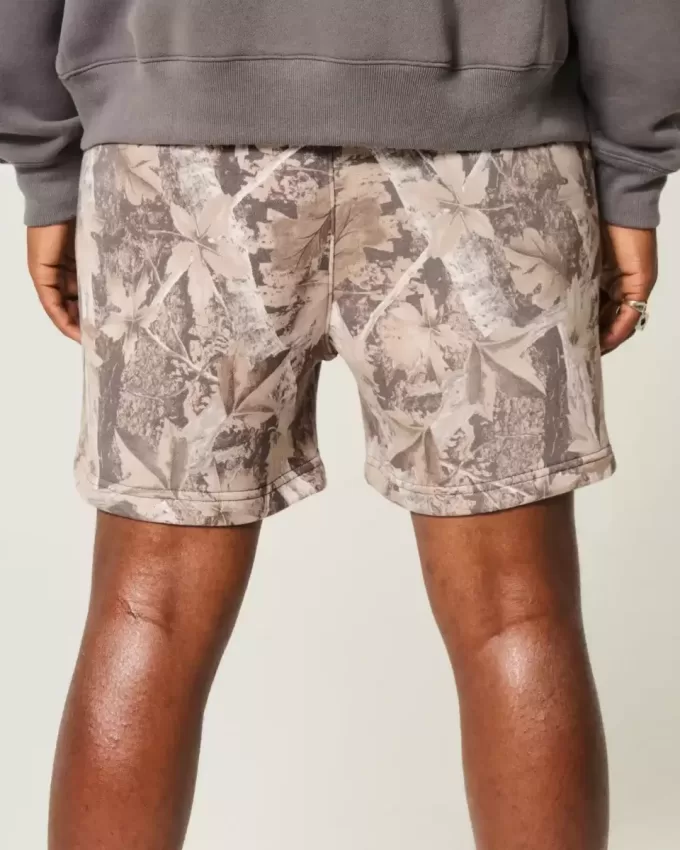 Pantaloncini mimetici larghi in pile a metà coscia