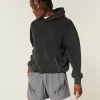 Pantaloncini sportivi con grafica a metà coscia