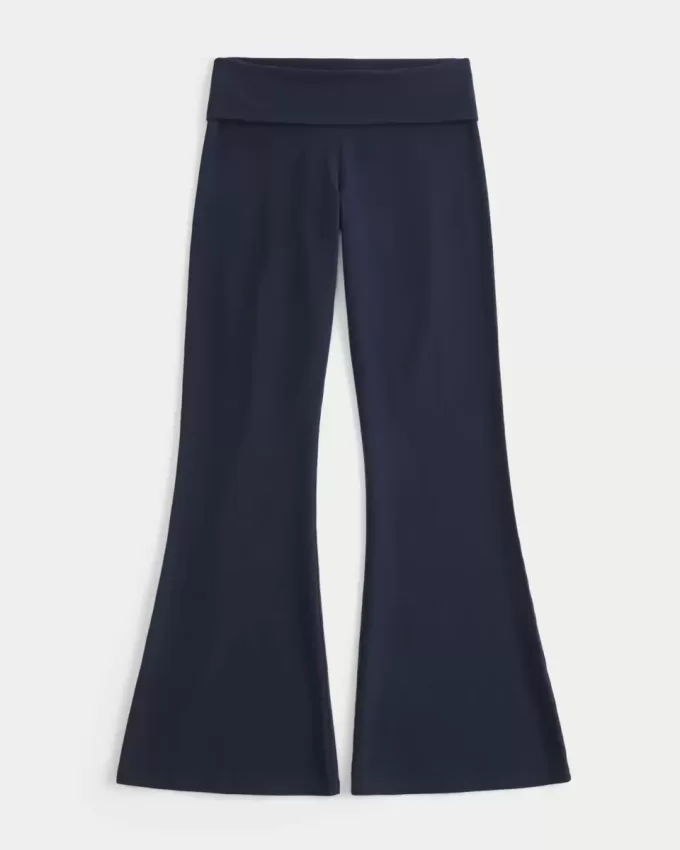 Pantaloni a zampa con vita ripiegata e grafica Aloha