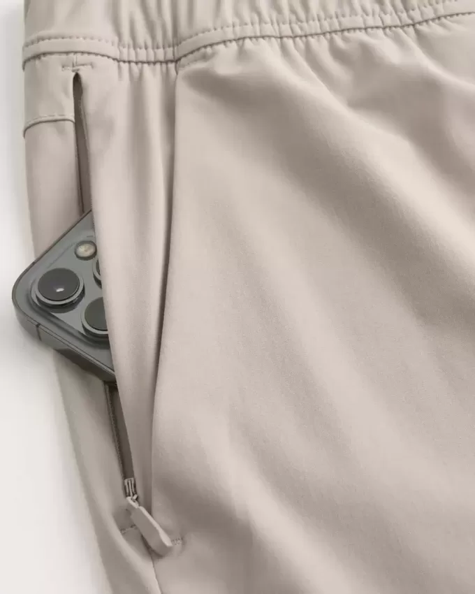 Pantaloni affusolati comodi per tutto il giorno