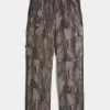 Pantaloni cargo larghi mimetici