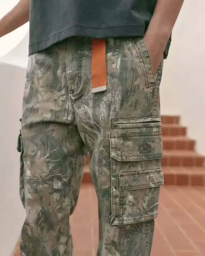 Pantaloni cargo mimetici larghi e pesanti