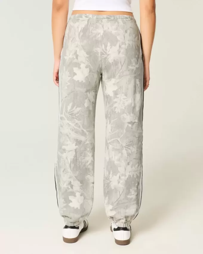 Pantaloni da jogging larghi in pile mimetico Pantaloni da jogging larghi in pile mimetico