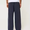 Pantaloni estremamente larghi