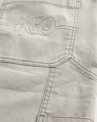 Pantaloni larghi da pittore