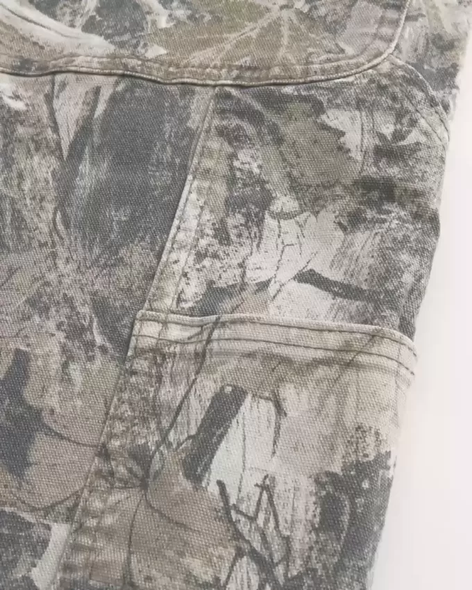 Pantaloni mimetici larghi da pittore