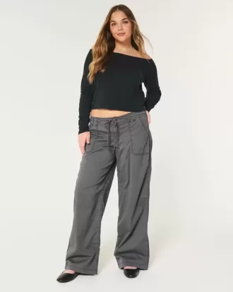 Pantaloni super larghi a vita bassa