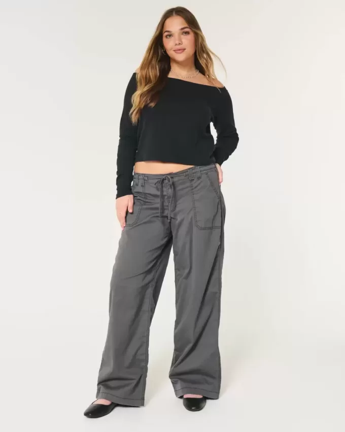 Pantaloni super larghi a vita bassa