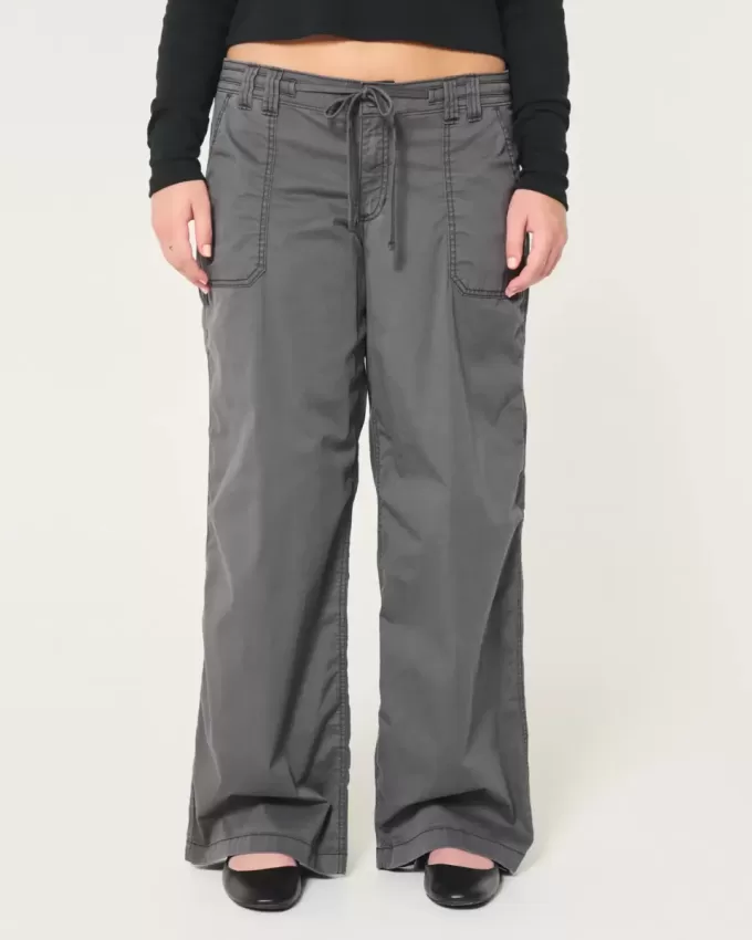 Pantaloni super larghi a vita bassa