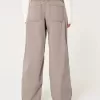 Pantaloni super larghi a vita bassa