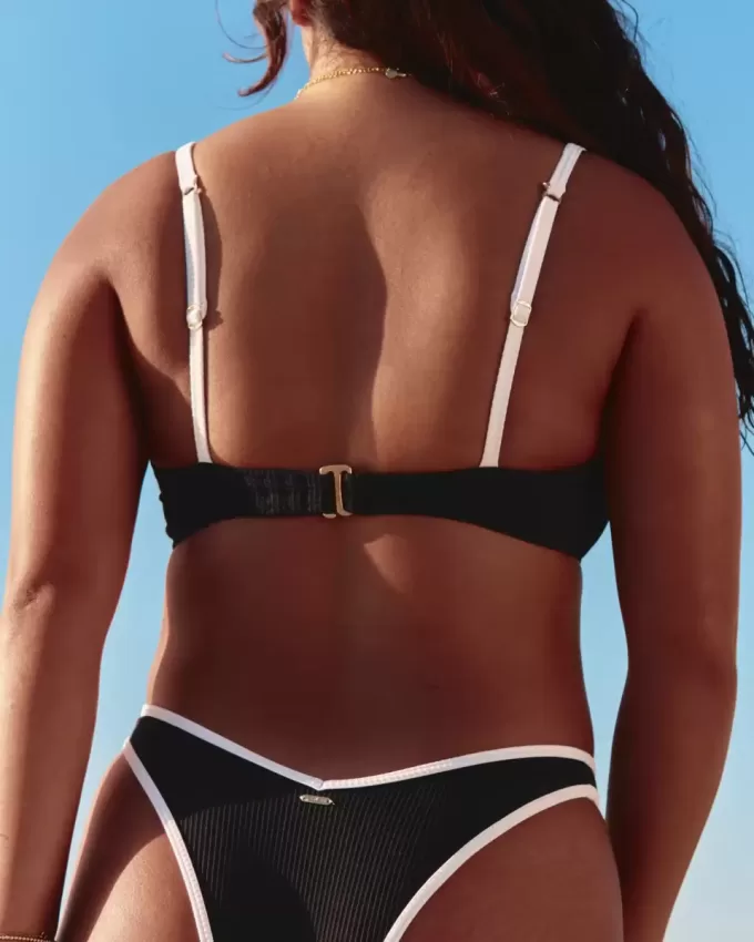 Reggiseno bikini con ferretto e coste alte e curve