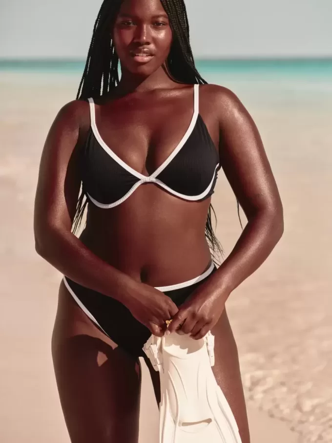 Reggiseno bikini con ferretto e scollo a coste