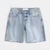 Shorts larghi e a vita bassa effetto lavaggio chiaro effetto used