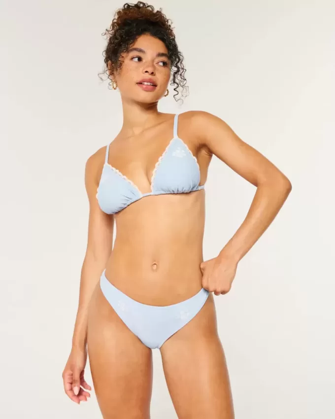 Slip bikini a vita bassa ricamato Slip bikini a vita bassa ricamato