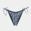 Slip bikini sfacciato con lacci laterali e finiture all’uncinetto