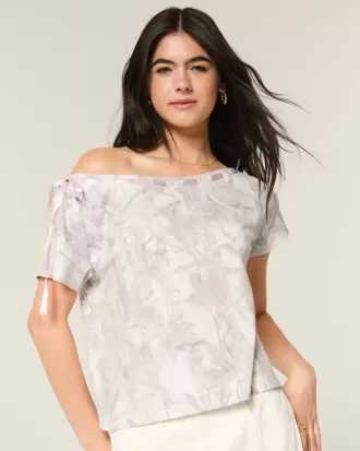 T-shirt mimetica con lacci e spalle scoperte